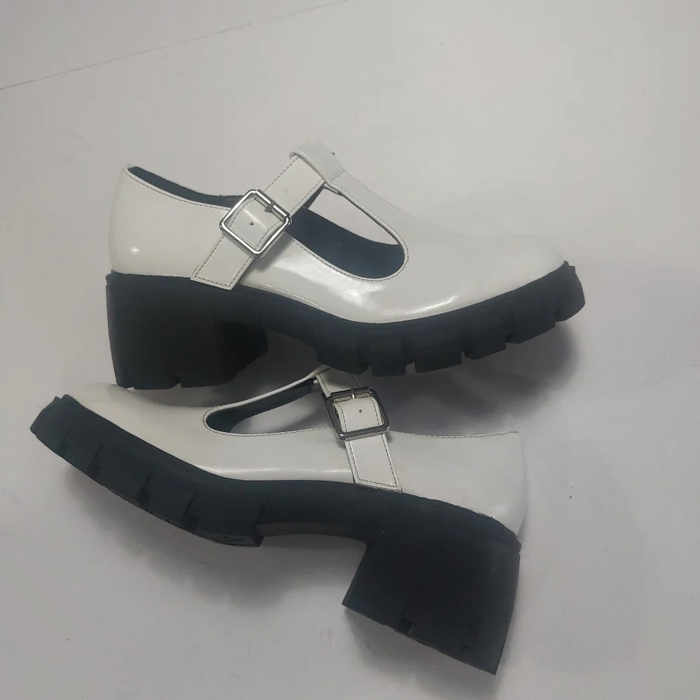 Women’s White Mary Jane Chunky Heel Shoes